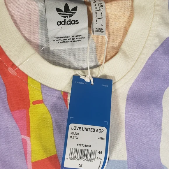 NWT Unisex Adidas Love Unites AOP T-shirt - Picture 3 of 5